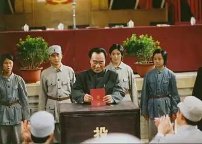 p>《延安颂》是一部四十集的抗战历史电视剧,由 a target="_blank"