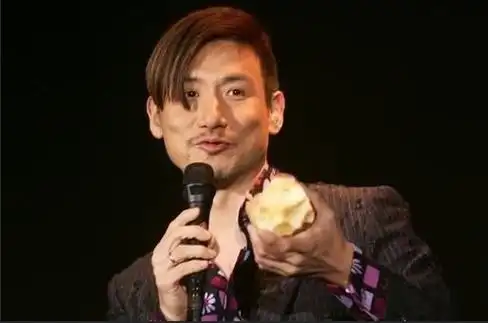 张学友有一场活出生命演唱会一开始一直在吃苹果,请问是哪一站?