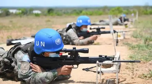 实拍中国蓝盔在维和一. 来自广西沿海铁路 - 微博