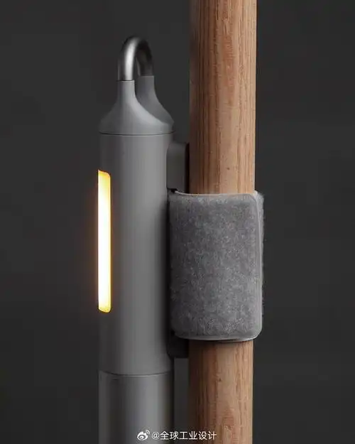 手电筒巧妙的设计包括挂钩,磁性底座和背带等多种放置选项,可在各种