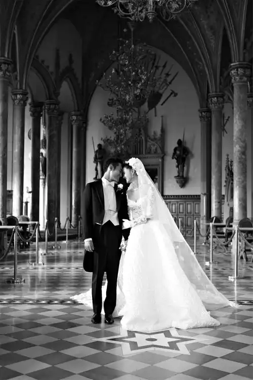 袁弘张歆艺婚礼中西合璧 胡歌领衔伴郎颜值爆表