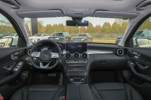 2021款 奔驰c级 c 260 l 运动版 4matic内饰
