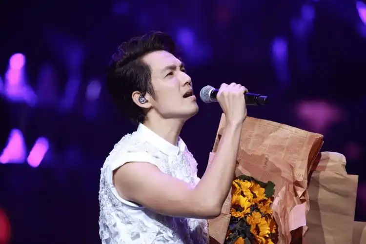 钟汉良回到上海,连开两场演唱会!上海歌迷:无比幸福!