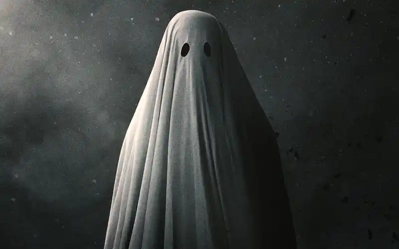 披条床单就能出来拍鬼片一开始我是拒绝的但竟然让我看到想哭鬼魅浮生