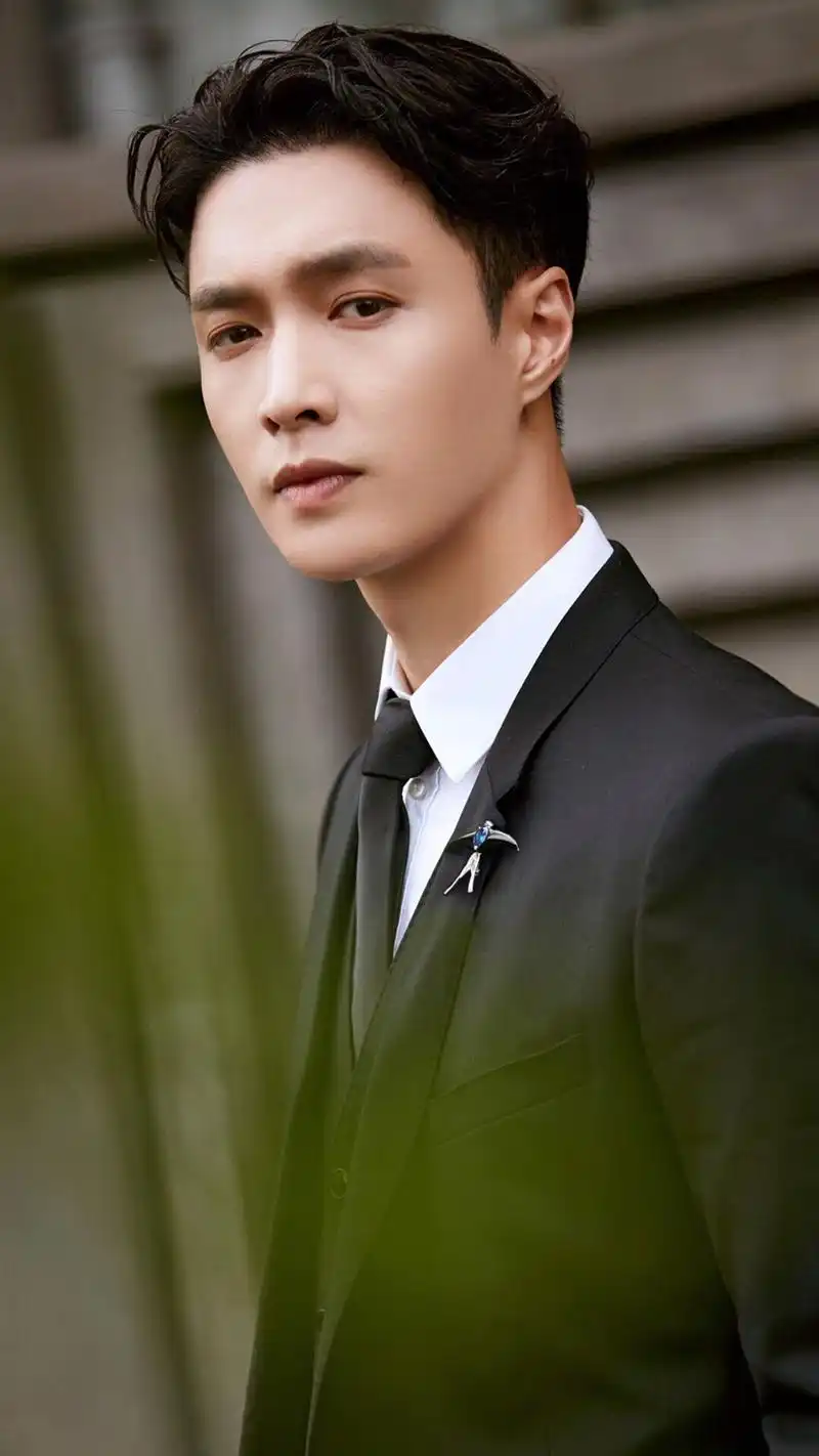 张艺兴西装帅气写真手机壁纸图片