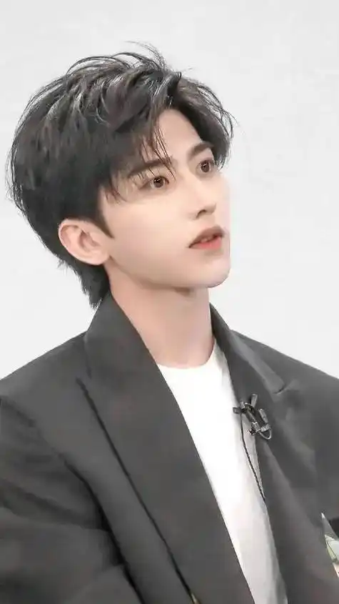 热点:李克勤,蔡徐坤,李荣浩,张韶涵,王一博,大s,王力宏