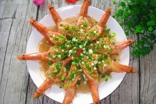 年夜饭家常菜系系之五蒜蓉粉丝蒸虾