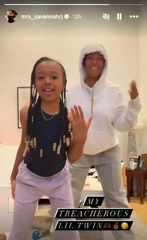 詹姆斯女儿坤坤化唱跳rap打篮球这么可爱的萌娃笑死了