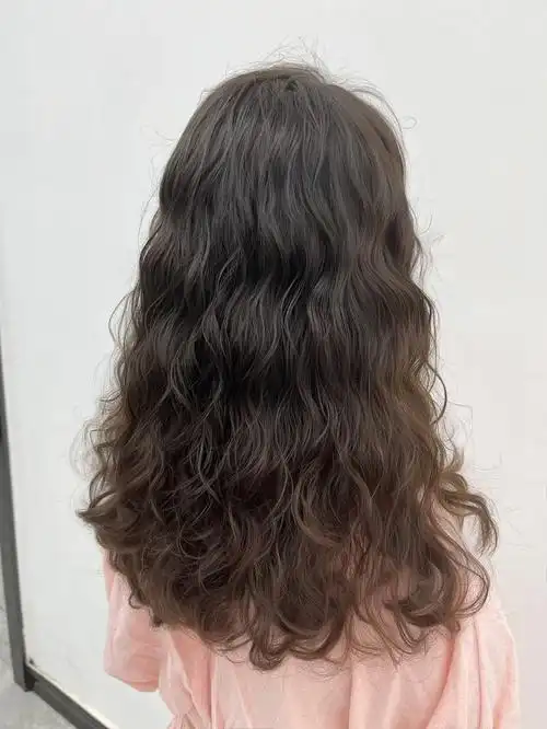 发型无敌不是爱马仕更不是迪奥香水女人最高级的成就长发增量烫发中年