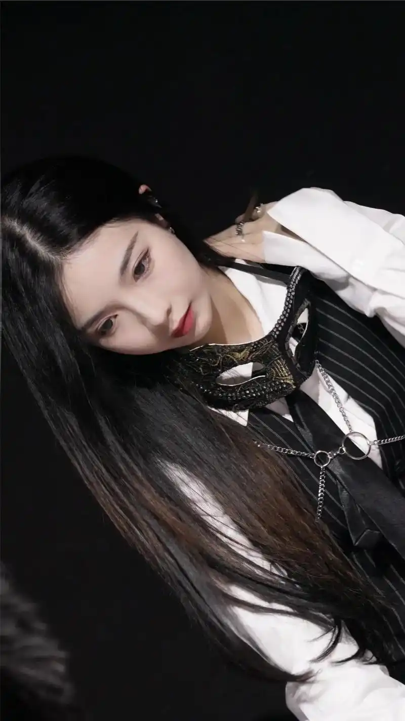 一直都是许杨玉琢的时代#黑色系 - 抖音