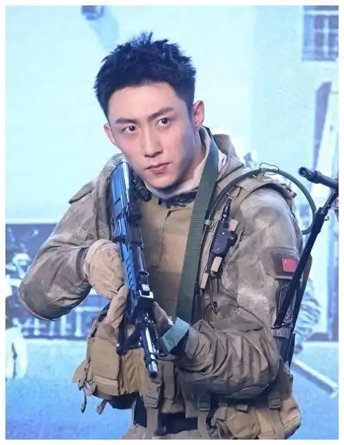 黄景瑜大赚了官媒支持完胜杨洋洗白油腻过往