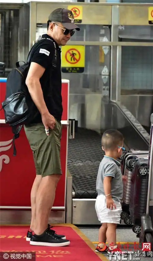 秦海璐儿子近照曝光萌态十足 老公王新军与前妻唐静离婚真相曝光