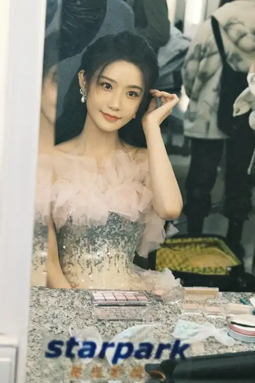 cctv15音乐频道,央视频同步直播,听见小陈总@陈意涵estelle星辰下的