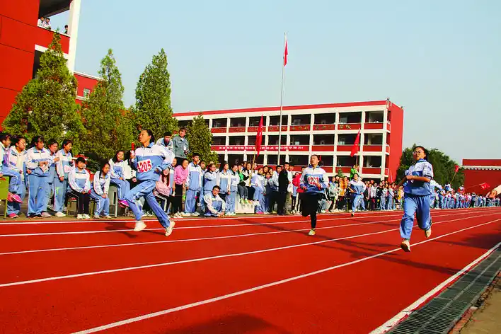 石楼中学第九届田径运动会举行