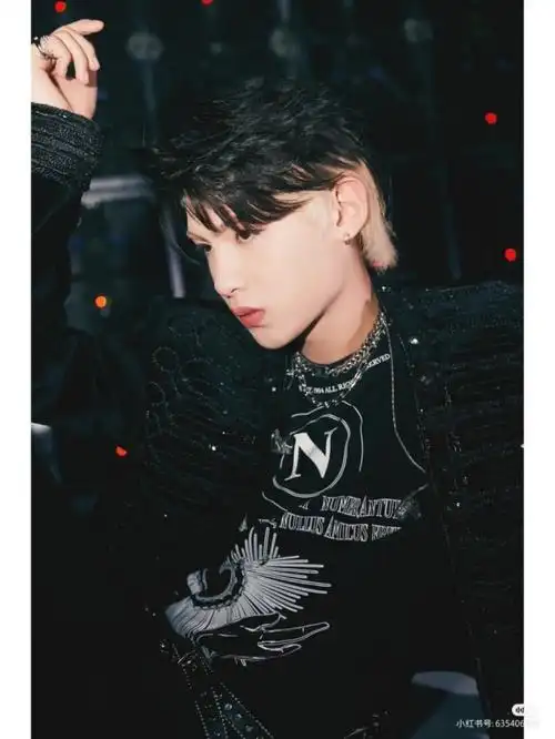 黄明昊:研究狂魔太高冷