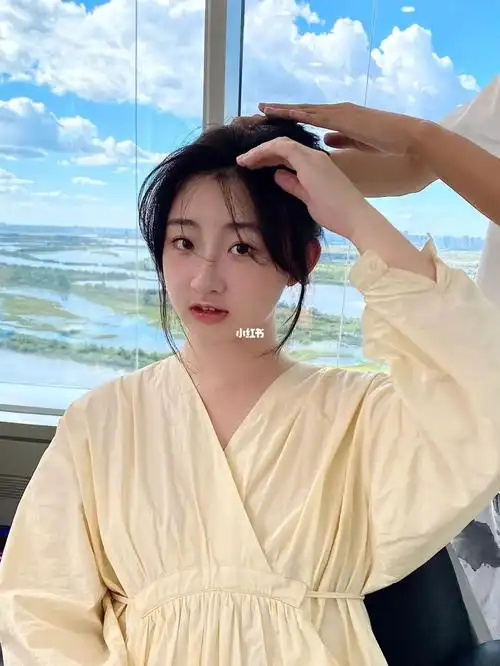 氛围感法式刘海_超显脸小回归学生时代感93