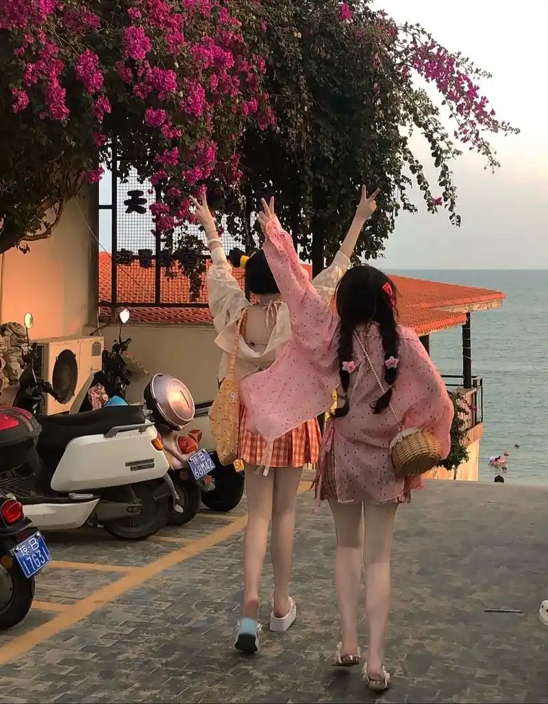 我有一个非常好的闺蜜 今年是我们认识的第七年 我俩从来也不分享日常