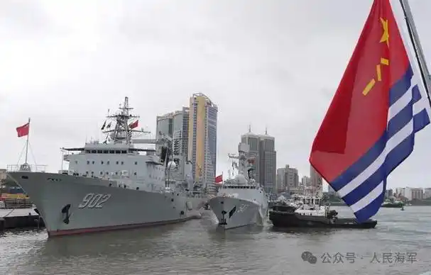 中国海军第45批护航编队抵达坦桑尼亚当地华人齐唱国歌