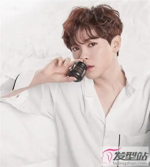 最新男生烫发 摩根烫酷炫有型_发型站_最新流行发型设计发型图片与