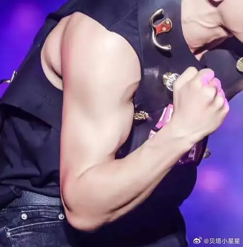 张杰的腰真好#一米八,有肌肉,体力好,事业好,能赚钱,疼老婆,会唱歌