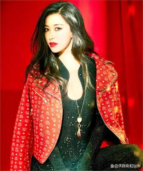 朱珠,中国内地80后女演员,双语主持人