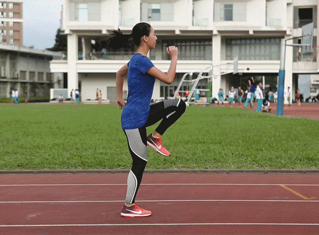 防控"友谊师生在行动——五,六年级,每日一练体育活动 写美篇在运动前