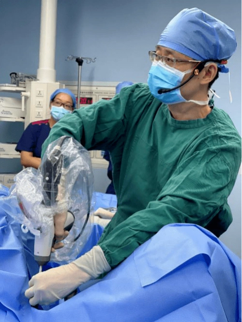 泌尿外科陈刚主任医师中国内地首秀前列腺rezūm热疗消融手术