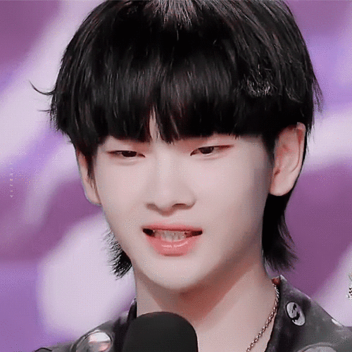 r1se: 周震南 何洛洛 焉栩嘉 夏之光 姚琛 翟潇闻 张颜齐 刘也 任豪