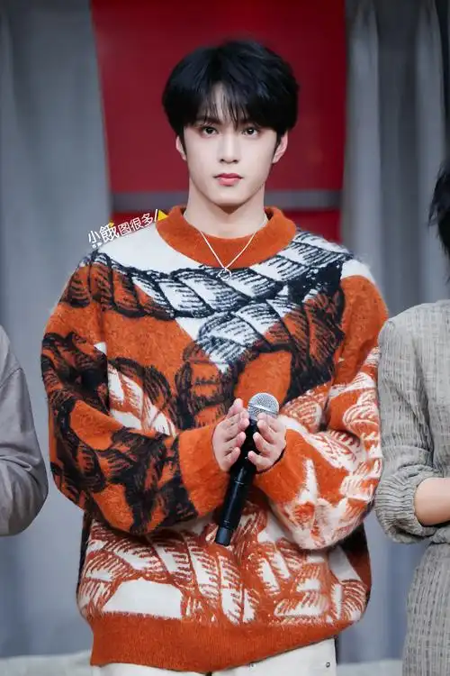 #张艺谋评价刘耀文##刘耀文包的饺子##雷佳音 我上哪生这帅哥呢#