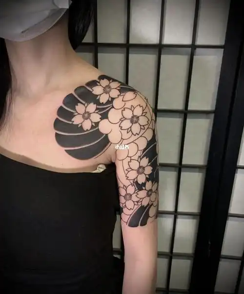 日式老传统  #福州无极刺青处  女生樱花小半甲