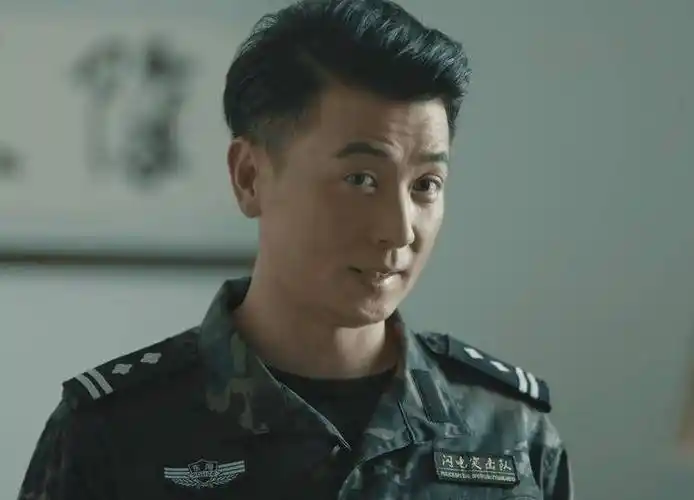 积压4年,王劲松新剧开播成黑马,拿下8.4高分,剧情越看越上头