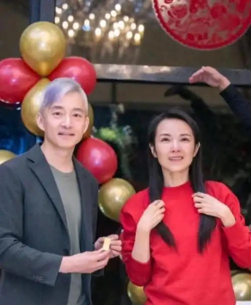 2017年,网上传出了一则关于歌手韩红和管彤在国外举行婚礼的消息.