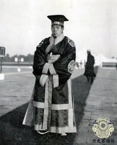 一组袁世凯天坛祭天大典老照片:身穿"龙袍",坐着八抬大轿