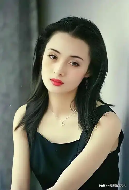 年轻时的蒋勤勤清纯脱俗这真的可以说是颜值天花板了