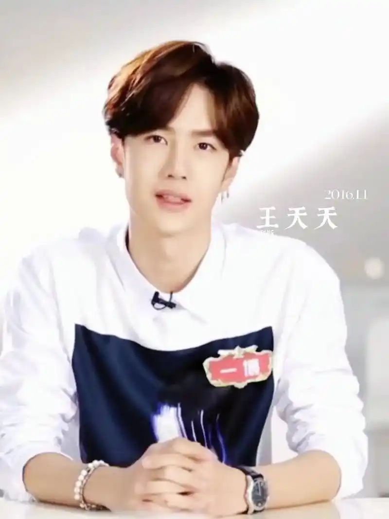 王一博平安喜乐 好好保存孩子小时候的照片,以后怕找不到了 - 抖音