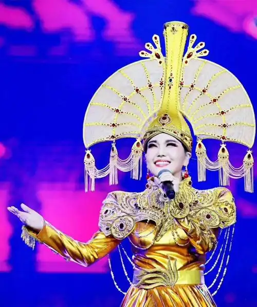 乌兰图雅97北京演唱会开唱流行乐融合民族风