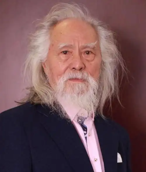 黄百鸣是香港的著名演员,绝对的实力派,在很多的经典影视剧中都有他的