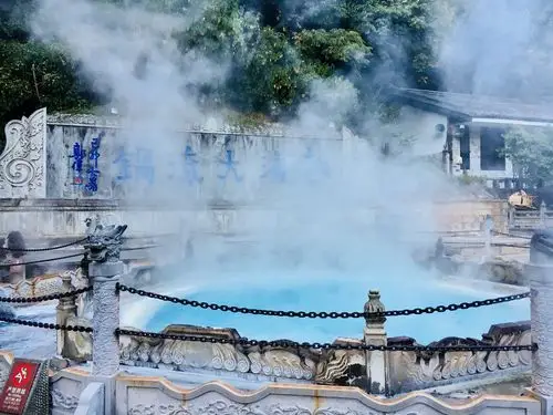 滕冲北海高山湿地热海大滚锅温泉