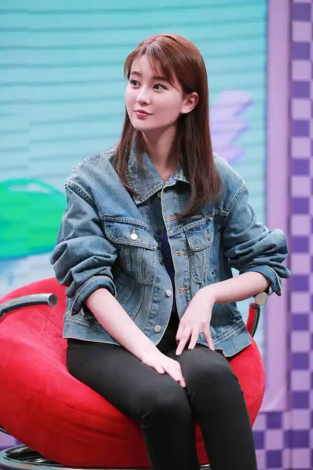 乔欣谈《欢乐颂》五美关系:观众爱给我们加戏