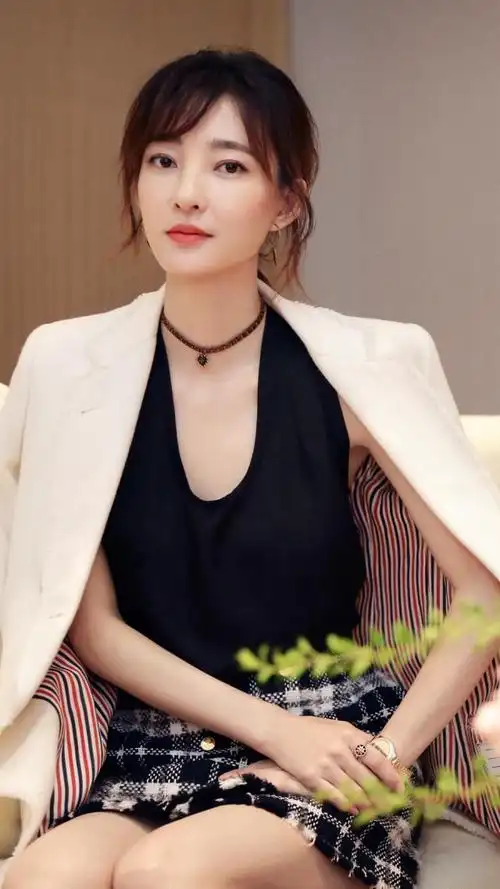 王丽坤精美照,"素颜女神",尽显嫣然,温柔如水淑女范