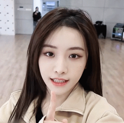 跟jrs求一张喻言姐姐的图