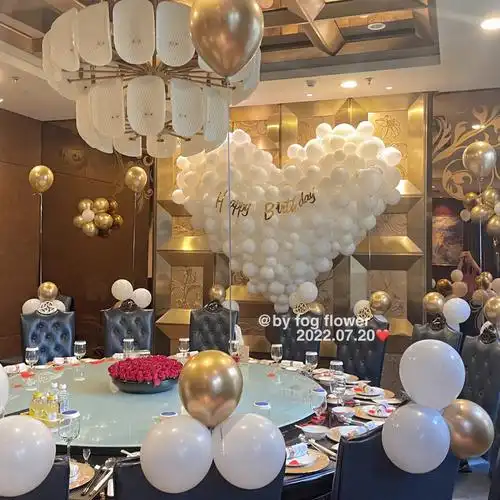 包厢布置白色爱心气球