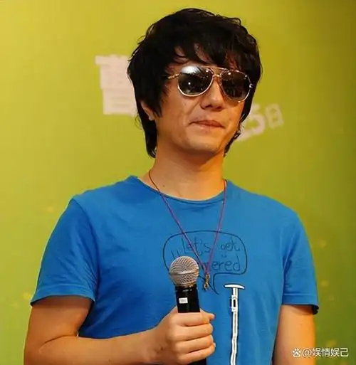 郑钧:我抛弃18年发妻,转身娶小15岁刘芸,还为她剪掉一头长发!