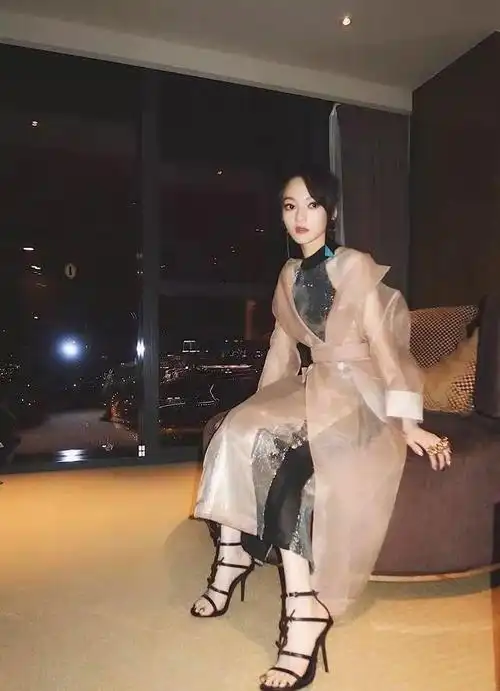 张韶涵演唱会,有谁注意到了"光腿神器",网友:求链接!