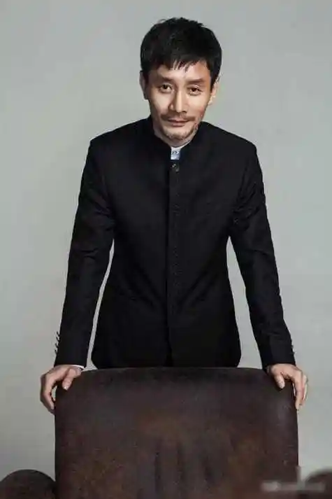 演员田小洁:从工人到演员,娶女神江珊为妻,事业爱情双丰收_生活_成功