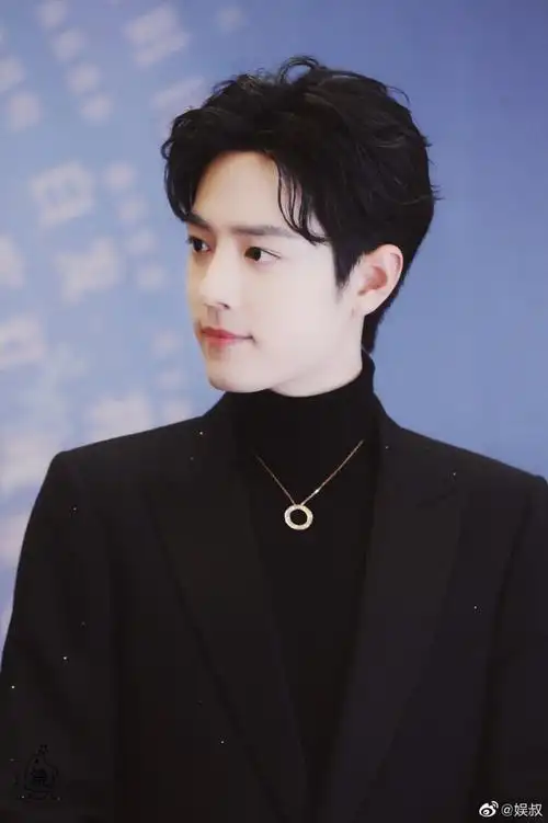 肖战 阅文盛典 黑西装