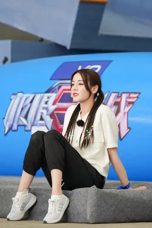 迪丽热巴极限挑战清秀图片811