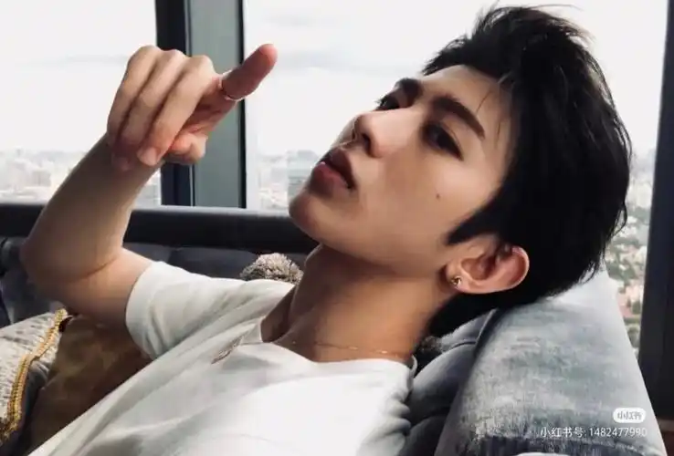 蔡徐坤心动瞬间  #蔡徐坤女友视角  #宝藏男孩蔡徐坤  #蔡徐坤壁纸