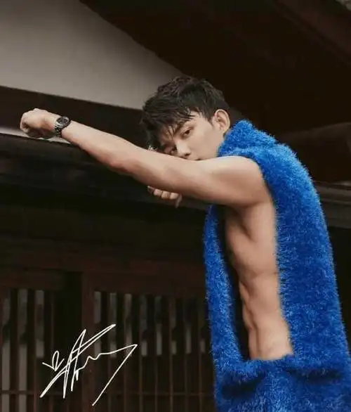 娱乐圈6大身材最好男星之四:张艺兴黄晓明虽然也是一身的肌肉,给人一