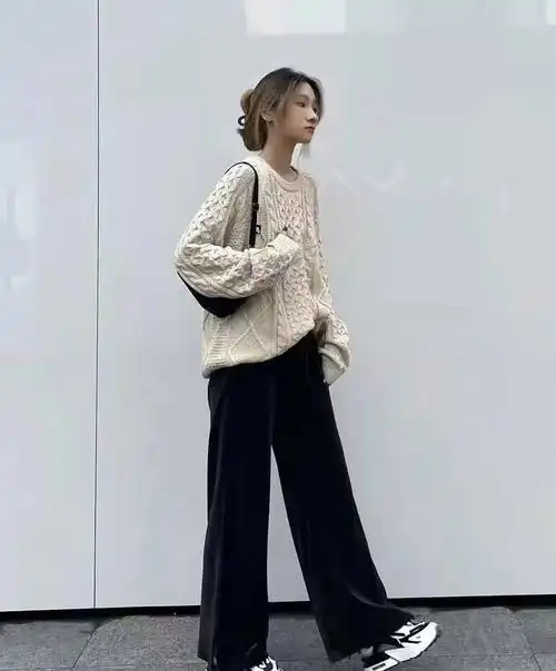阔腿裤配什么上衣(阔腿裤好看洋气更显气质的搭配方法) 第13张